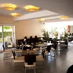 호텔 Ahotel 4*