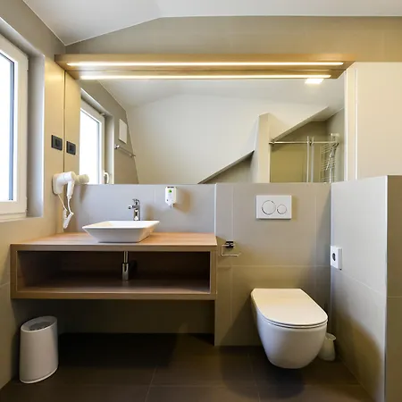 Hotel Ahotel 4*