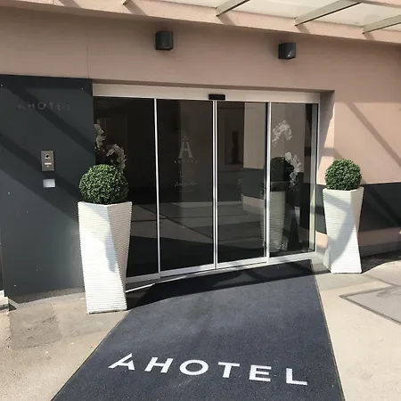 Ahotel מלון