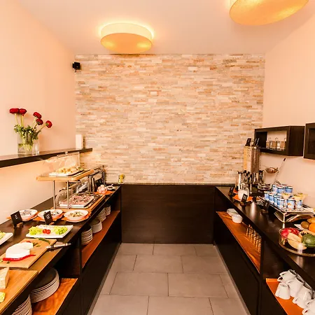 Ahotel Любляна